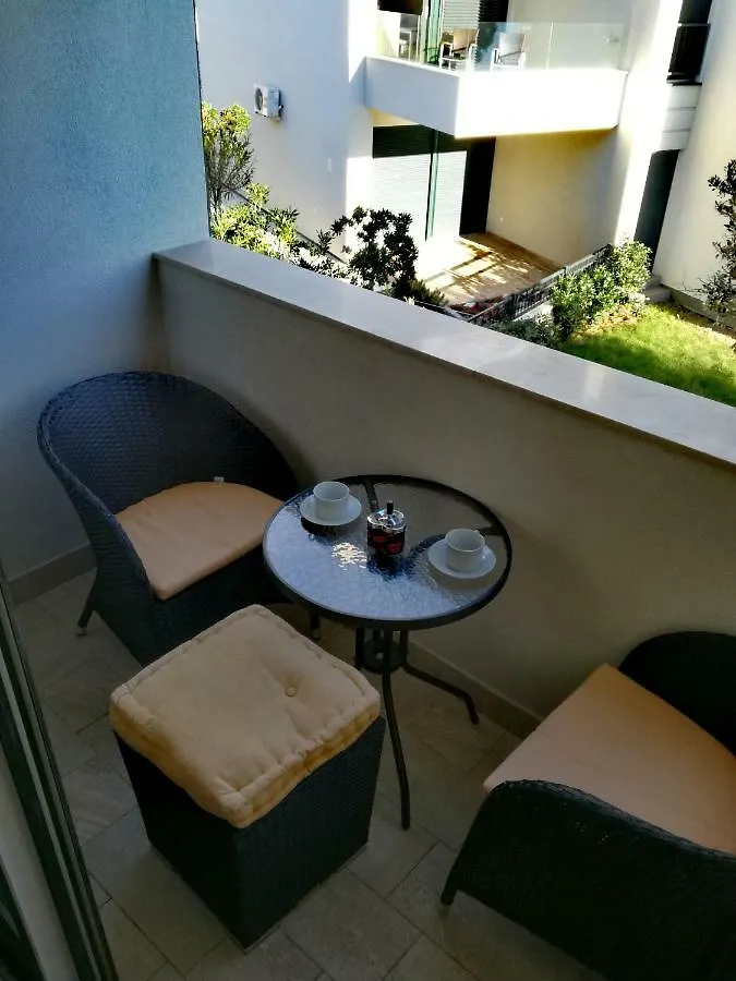 Beach Apartment In Mandre